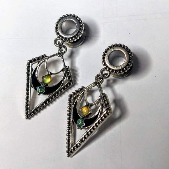 New 8mm Stainless Steel Tunnel Plug Jewelry Stretch Earrings Screw Back - Picture 3 of 9